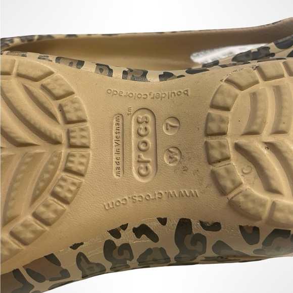 Leopard Print Women's ballet style crocs, size 7 - Picture 4 of 5